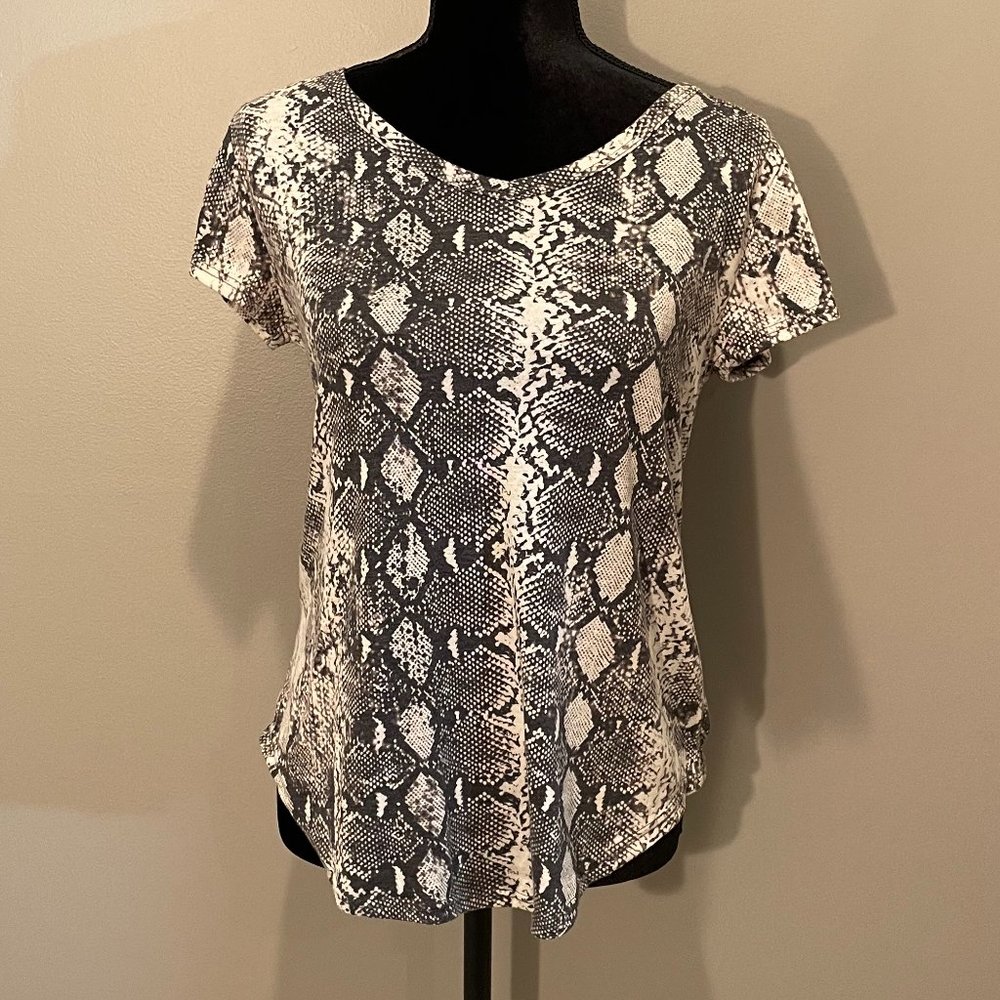 BomBom Womens Snake Skin Print Sht Sleeve Scoop Neck Top sz S NWOT